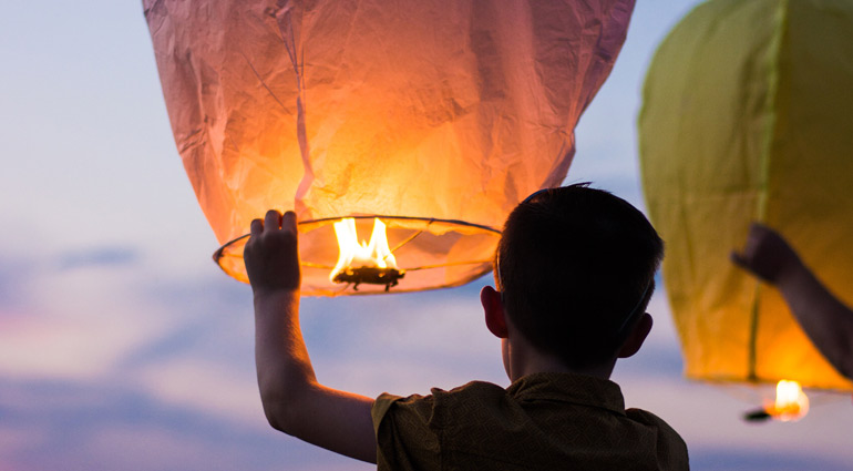 Anugerah Rahmat Tuhan: TUHAN MENUJUKAN SAYA KEPADA CAHAYA